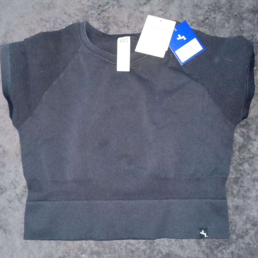 Short Sleeve Athletic Type Tee